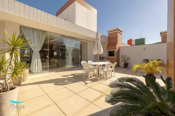 Cobertura 250m² privativos 4 dorm. pertinho da Beira mar!!